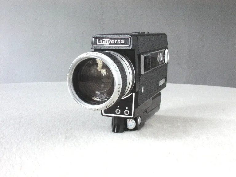 Universa Zoom Reflex 864