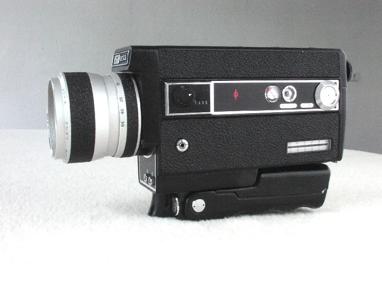 Universa Zoom Reflex 864