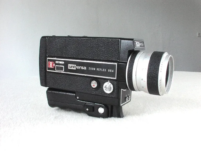 Universa Zoom Reflex 864