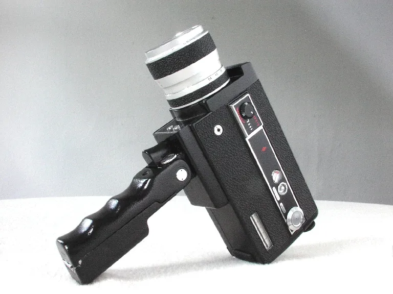 Universa Zoom Reflex 864