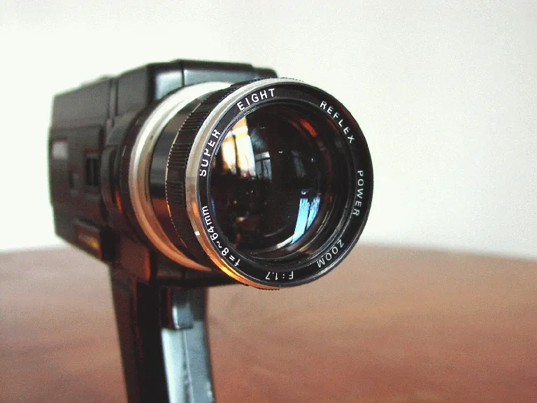 Universa Zoom Reflex S 864