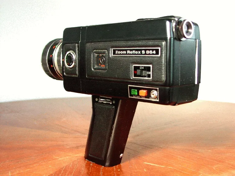 Universa Zoom Reflex S 864