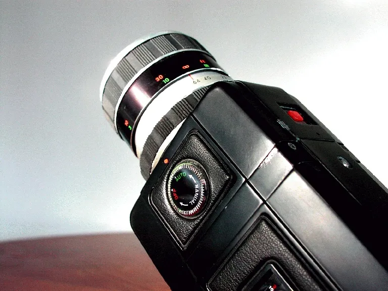 Universa Zoom Reflex S 864