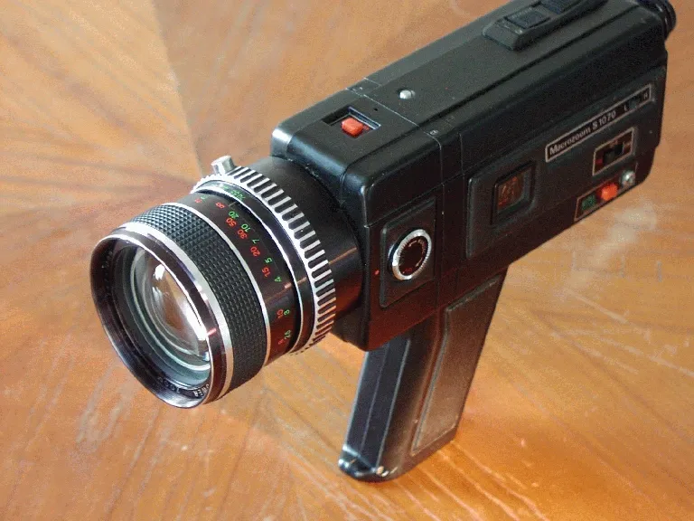 Universa Macrozoom S 1070