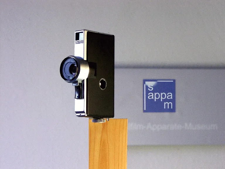 Fujica AX 100