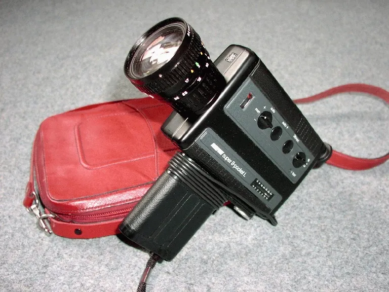 Revue super 8-pocket L