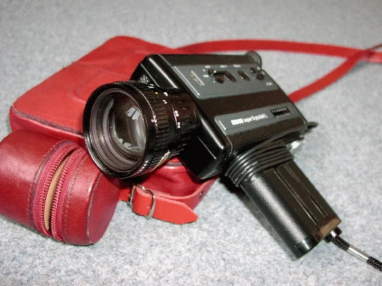 Revue super 8-pocket L
