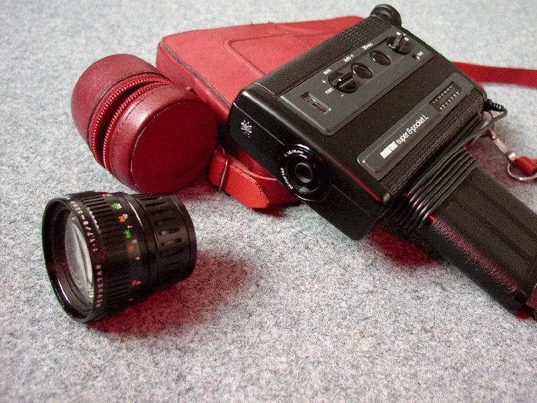 Revue super 8-pocket L