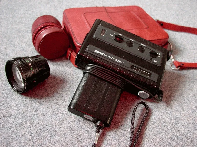 Revue super 8-pocket L