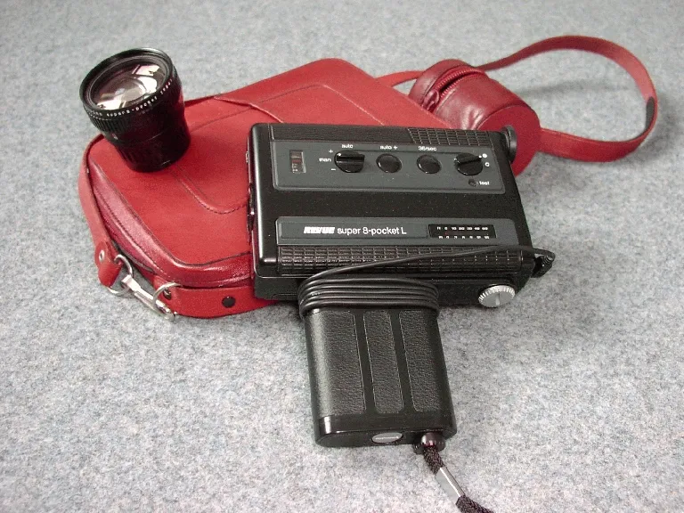 Revue super 8-pocket L