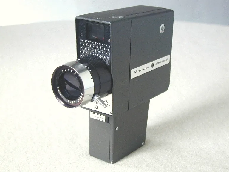 Revue Super 8 Zoom 300