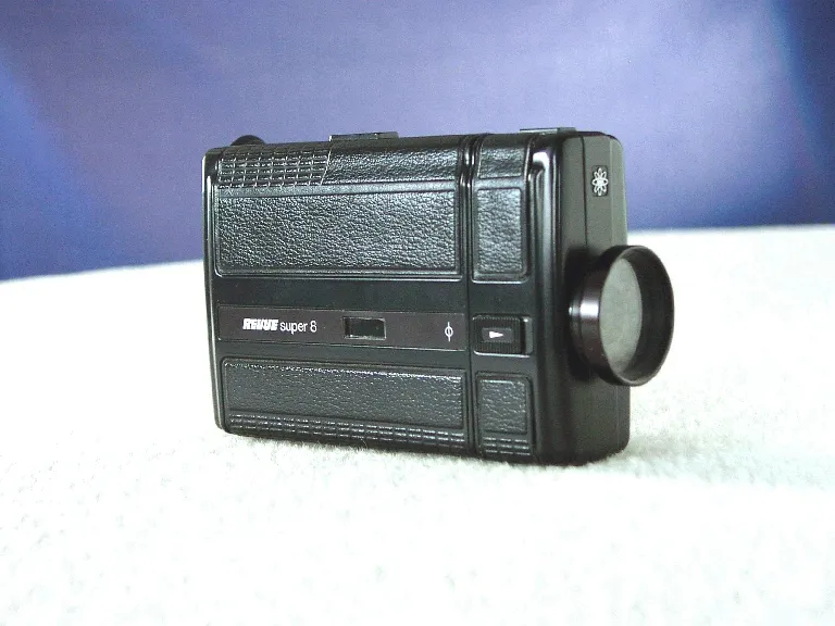Revue Sport Super 8-Pocket