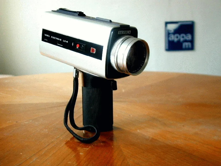 Yashica Electro 8 LD 6