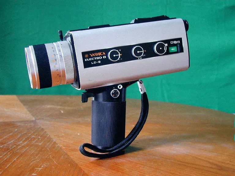Yashica Electro 8 LD 8