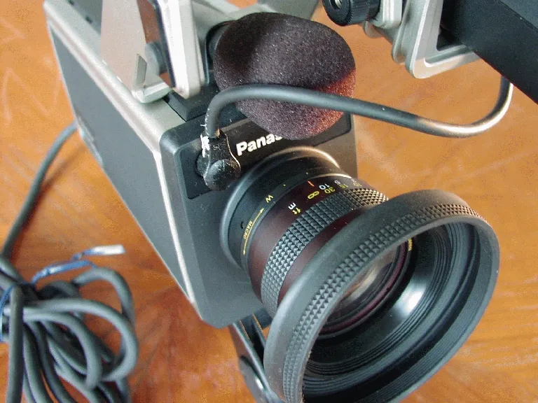 Panasonic WV 3200 E