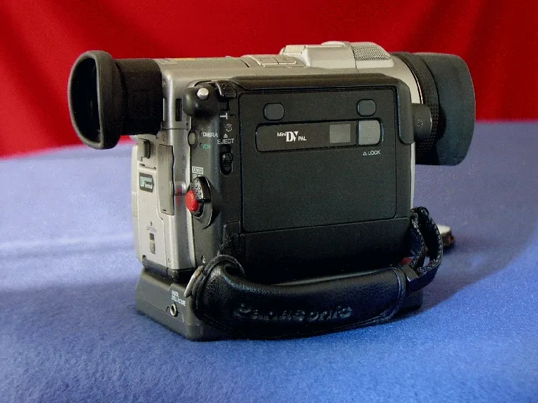 Panasonic NV DX 100