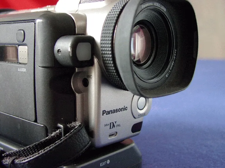 Panasonic NV DX 100