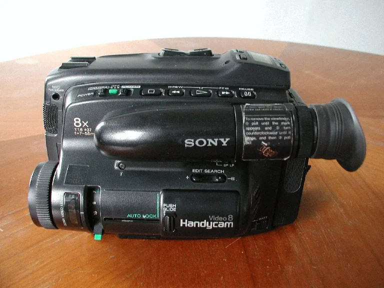 Sony CCD-TR50E