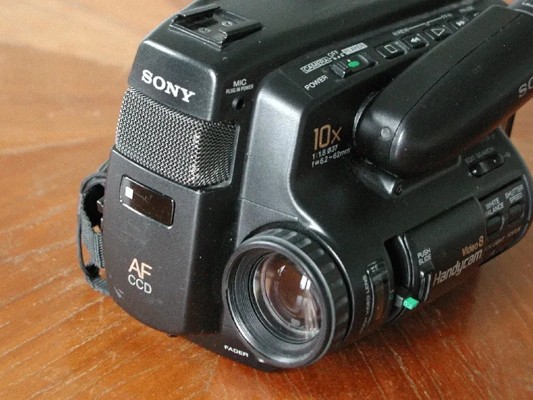 Sony CCD-TR60E