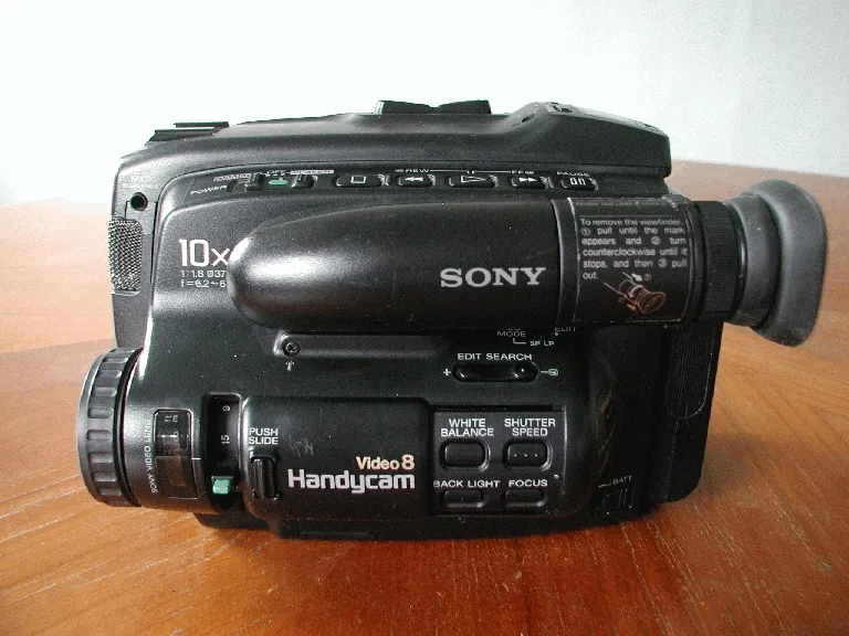 Sony CCD-TR60E