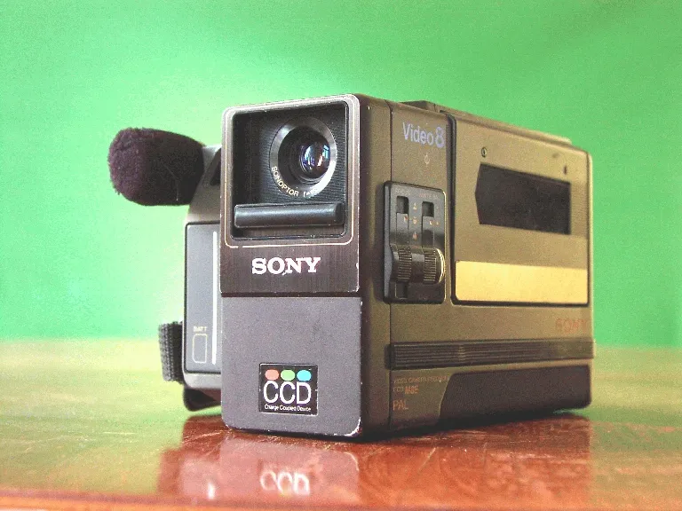 Sony CCD M8E