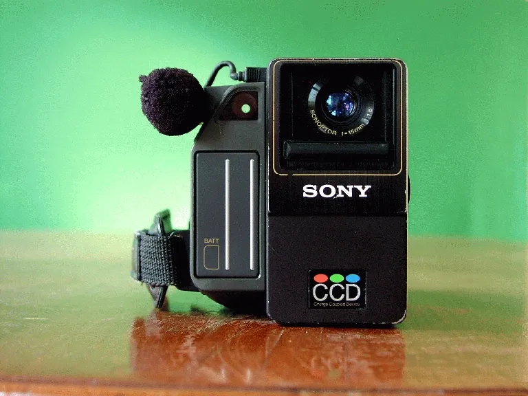 Sony CCD M8E