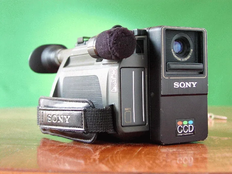 Sony CCD M8E