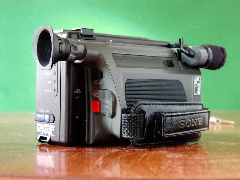 Sony CCD M8E
