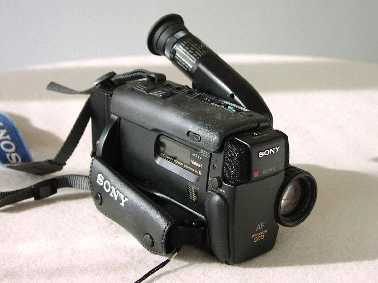 Sony CCD TR 75 E