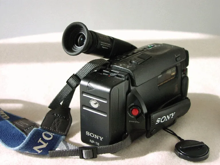 Sony CCD TR 75 E