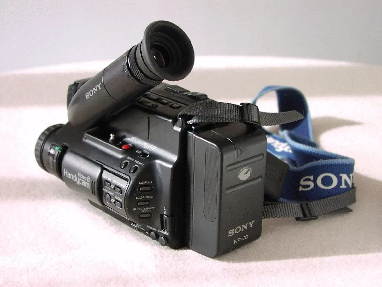 Sony CCD TR 75 E