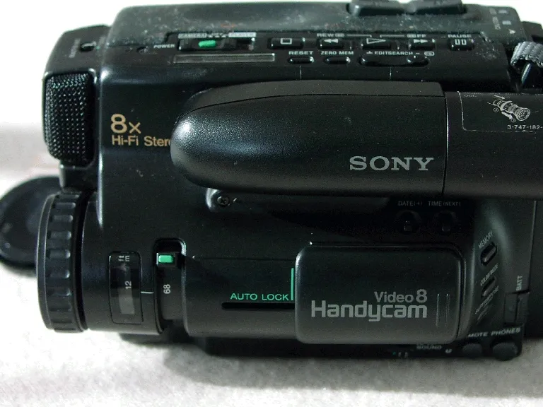 Sony CCD TR 75 E