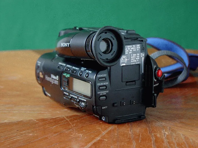Sony CCD TR 305 E