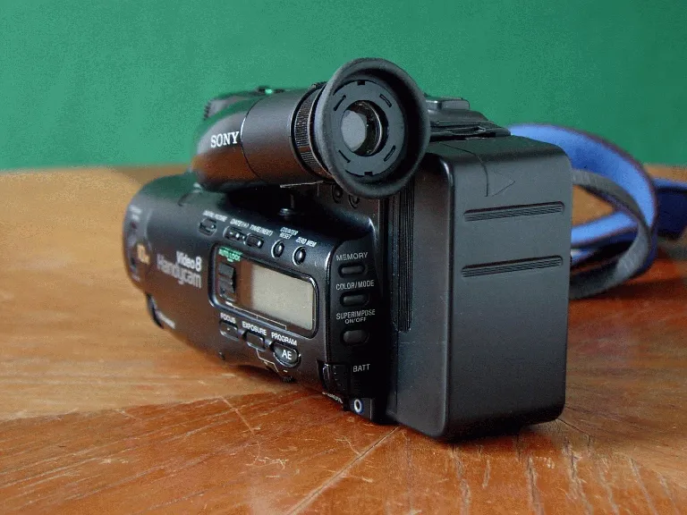 Sony CCD TR 305 E